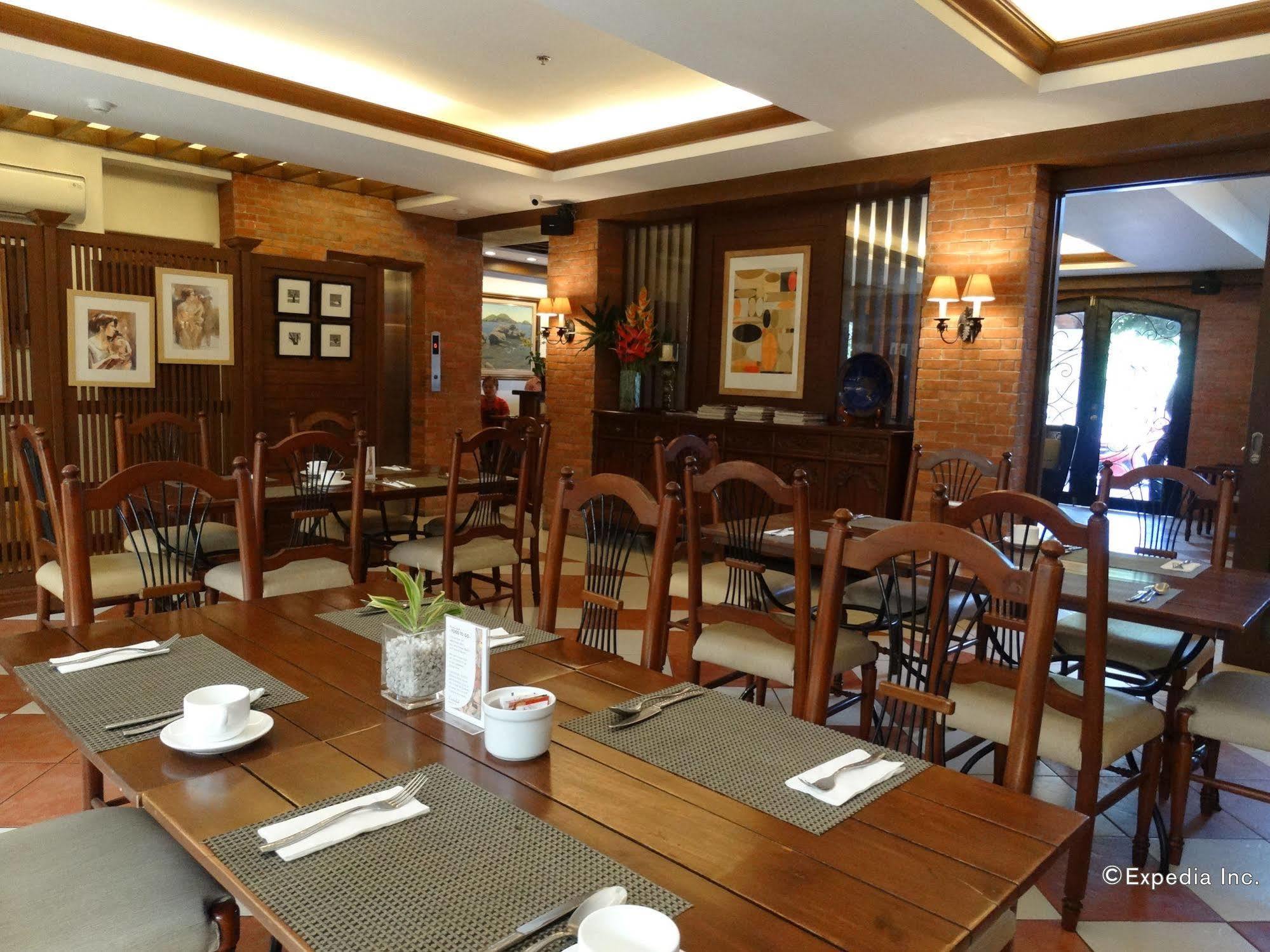 Hotel Emilia Davao City Екстериор снимка